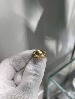 Thick gold 11.5mm south sea gold bead ring set with 18k natural diamonds