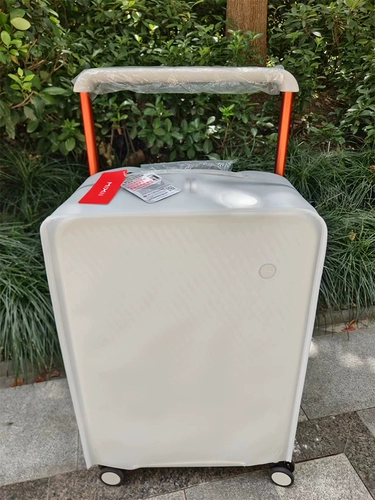 Чемодан, защитный чехол