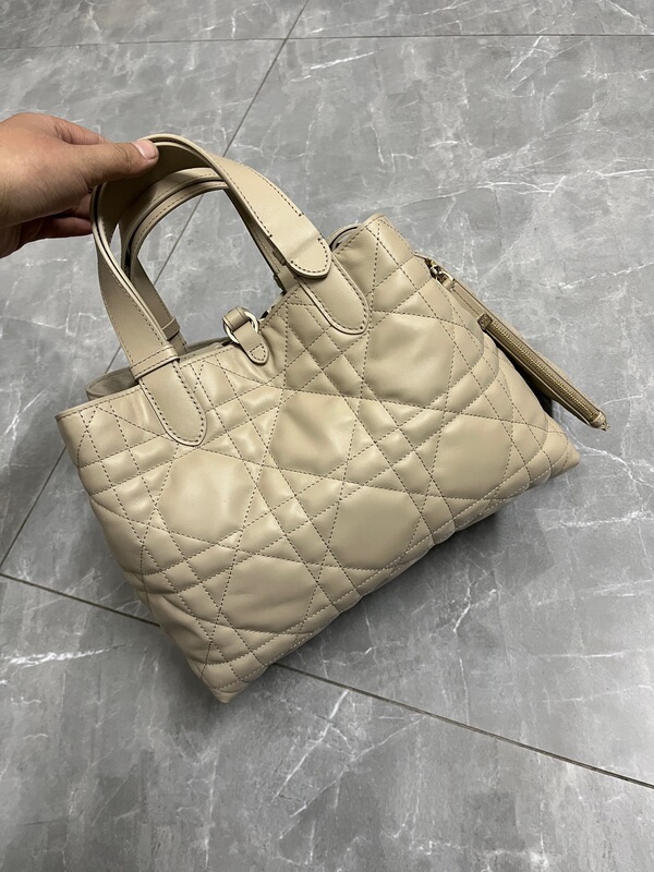 【Supports Horizontal and Vertical Orientation】Toujours Tote Native Bag, Made Entirely of Genuine Leather with Hardware Craftsmanship 【Supports Horizontal and Vertical Orientation】Toujours Tote Native Bag, Made Entirely of Genuine Leather with Hardware Craftsmanship