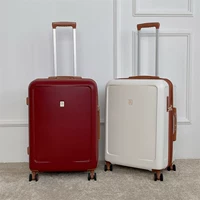Красный универсальный чемодан, алюминиевый кейс