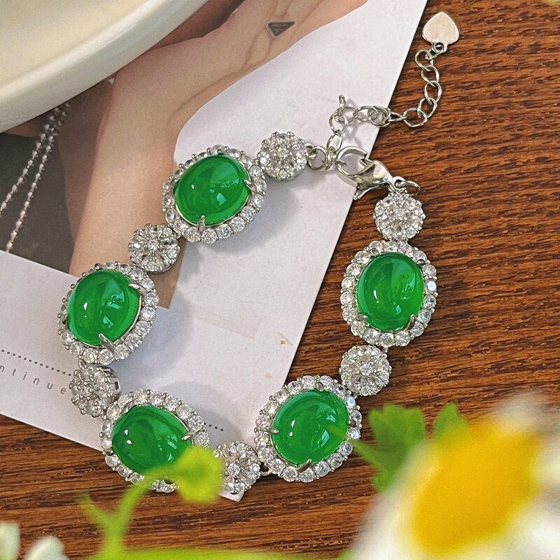 Natural Green Chalcedony Bracelet, Natural Agate Bracelet, Bright Green Fashionable Simple Trendy Women's Bracelet Accessory for Girlfriend
