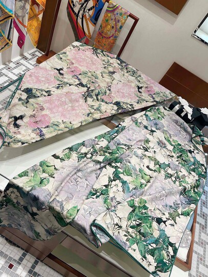 Camellia Purple Pink Fresh and Beautiful Double-Sided Two-Tone Silk Wool Large Square Scarf Velvet Shawl for Women