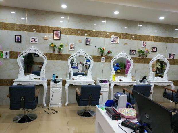 Cửa hàng cắt tóc retro châu Âu gương tóc salon salon đồ nội thất phòng tắm gương làm đẹp gương gương đôi - Hair Salon / Nội thất làm đẹp