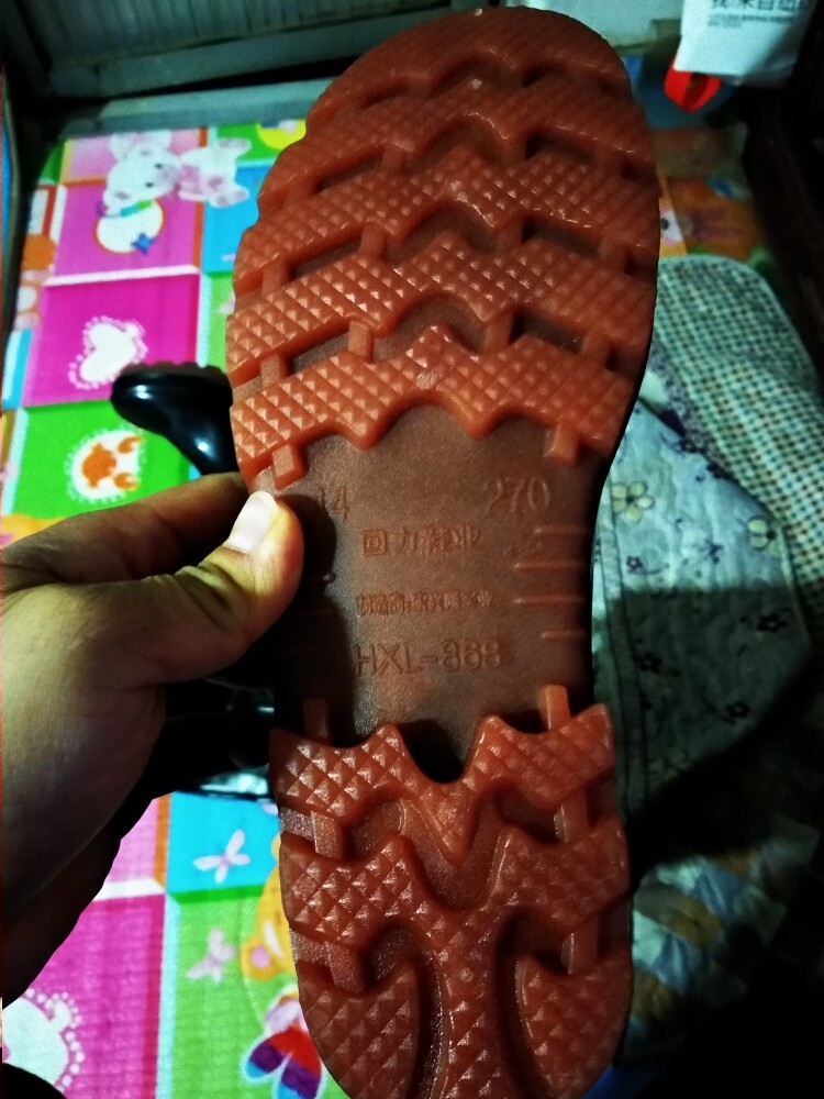 冬季保暖加绒雨鞋是正规品牌吗？使用后的效果如何_搜券