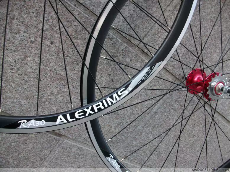 Roues de vélo cyclisme sur route - Ref 2384287 Image 6