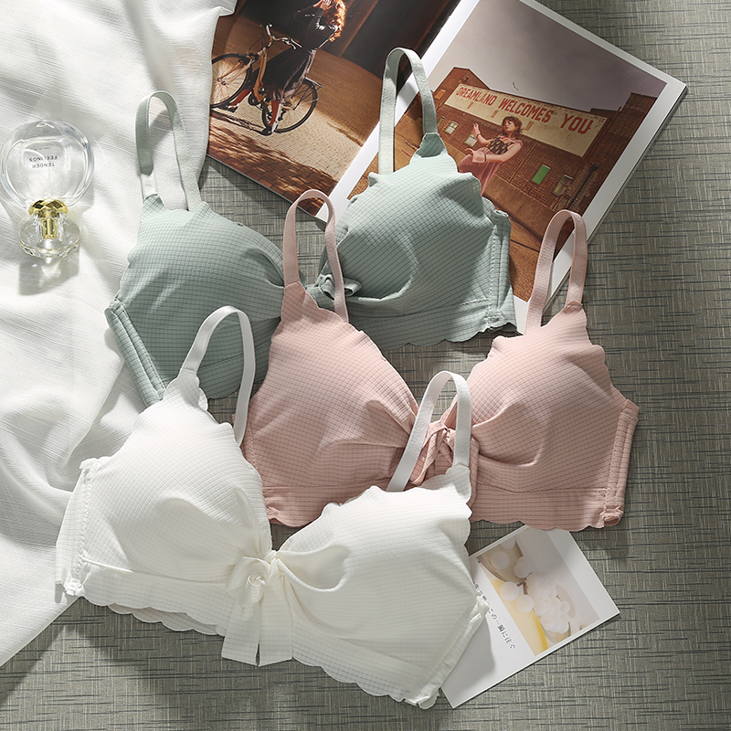 Underwear Feminists small breasts for small breasts without steel ring ice silk No marks for less female students to receive sub-milky and pop-milk small white bra