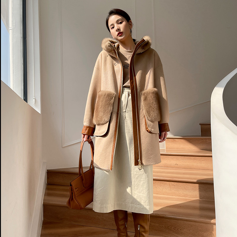Imported Merlinu fur integrated female medium long version of lamb wool jacket 2021 Winter new ferrets fur Lianhood fur