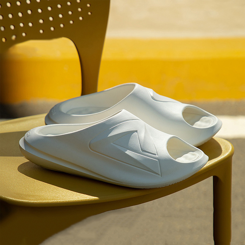 Peak Taiji Little Fat Slippers Spring/Summer 2026 New Model Men's Sports Slippers Taiji Beach Sandals with a Soft Cushioning Feel