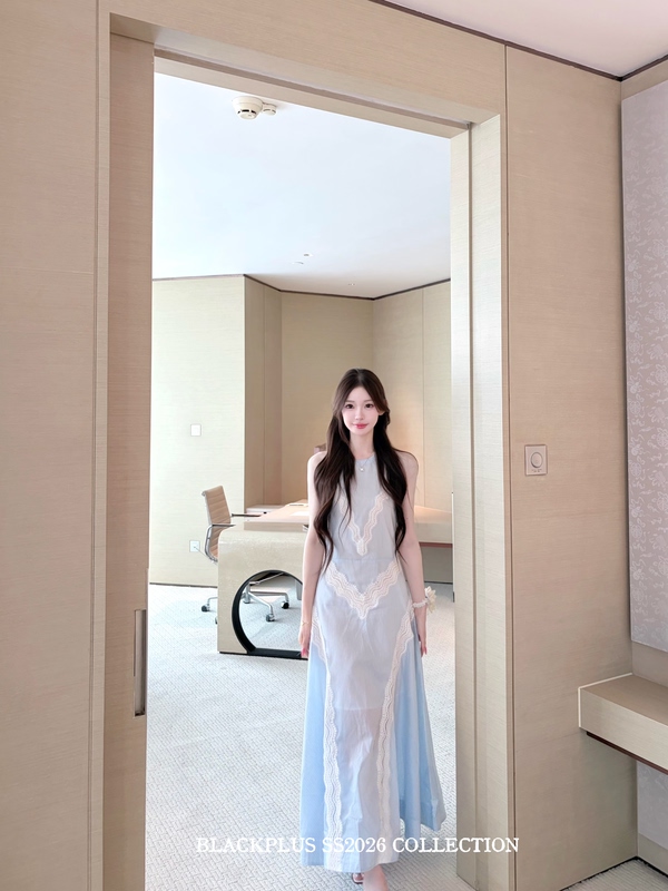 Make Money to Support Your Family 7/12 14:00 New Lace Embroidered Hollow-Out Waist-Cinching Dress