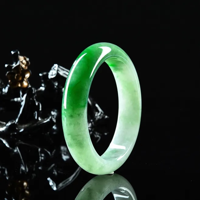 Ice seed natural emerald original stone jade bracelet Guido princess pendant half-Ming material floating flowers yang green Violet pendant customized