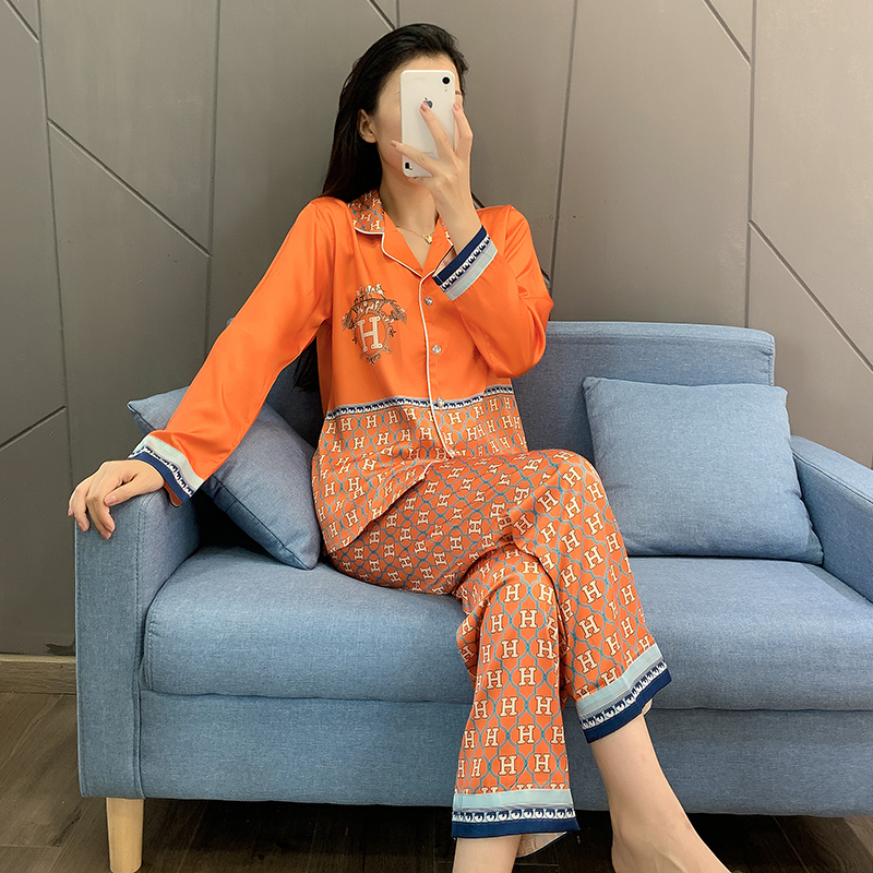 Women's Pajamas Spring and Autumn Ice Silk Long-Sleeve Thin Style Internet Celebrity Hot-Selling High-End Home Wear Spring and Summer Set 2026 New Model Women's Pajamas Spring and Autumn Ice Silk Long-Sleeve Thin Style Internet Celebrity Hot-Selling High-End Home Wear Spring and Summer Set 2026 New Model