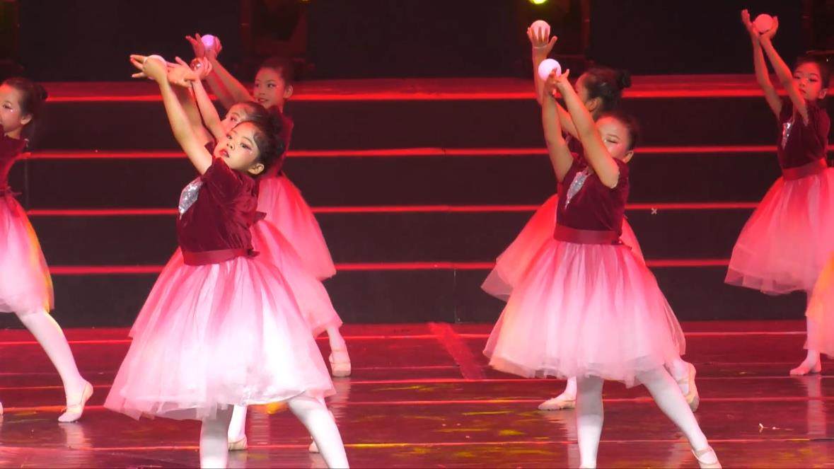 National Day children's festive performance costumes Chinese long-sleeved princess dress chorus dance performance costumes in the lights