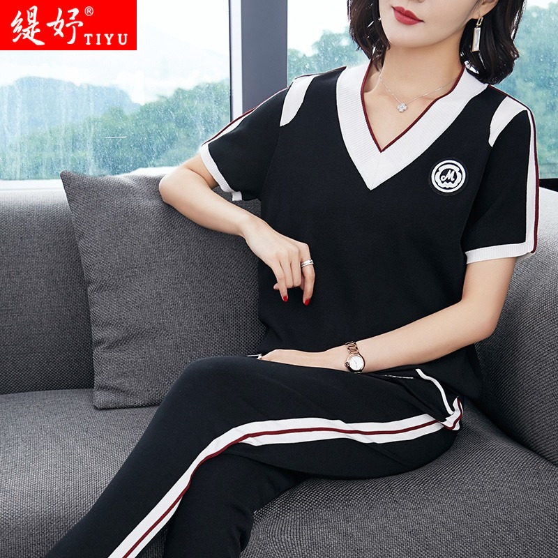 European station fashion short-sleeved sports and leisure suit women's 2022 summer new knitted ice silk loose two-piece thin set