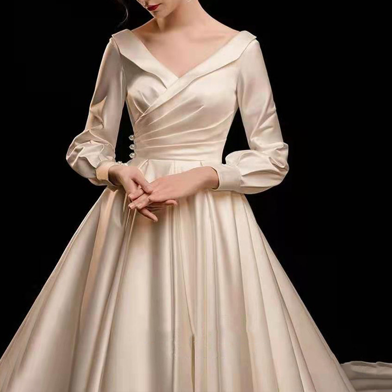 Satin light main wedding dress 2022 new style French temperament bride super fairy retro simple atmosphere tail small girl