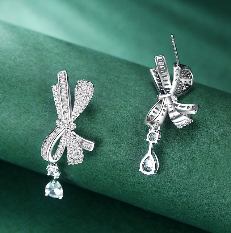 PT950 platinum U.S. imported D-color moissanite bow drop earrings three-dimensional retro goddess ear acupuncture