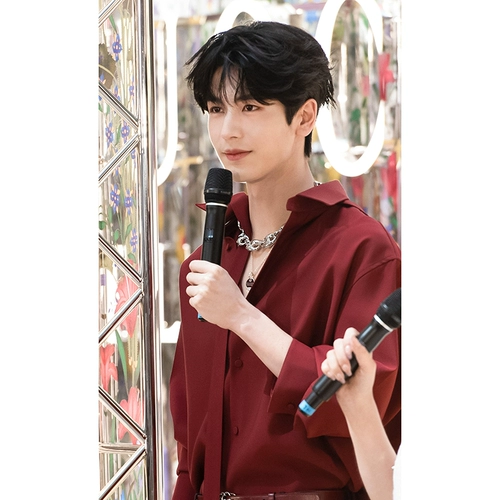 Бордовая шелковая летняя рубашка, изысканный стиль, в американском стиле, защита от солнца