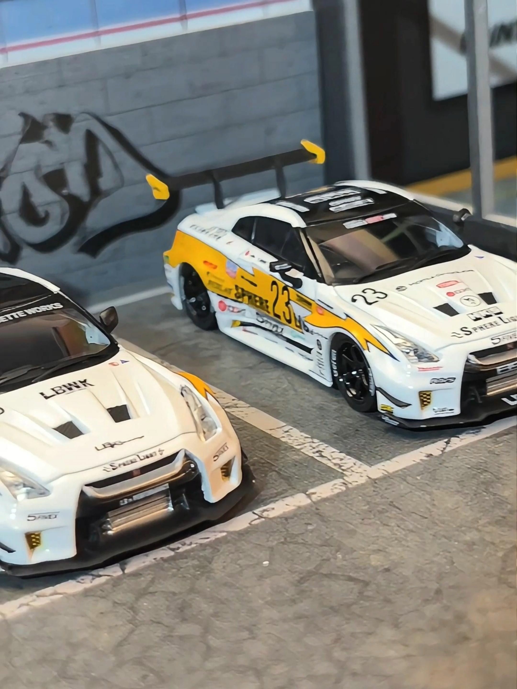 日产GTR R35 LB宽体改装MC 1:64 Hello Kitty合金模型震撼登场_火车_淘宝游戏网