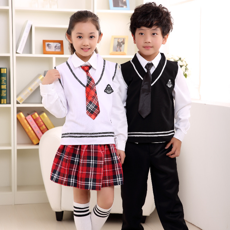 Children's choir acting out of the song Wing Competition School Uniforms for primary and secondary school students Poetry Recital performance Conserve Inn Wind Men and Men