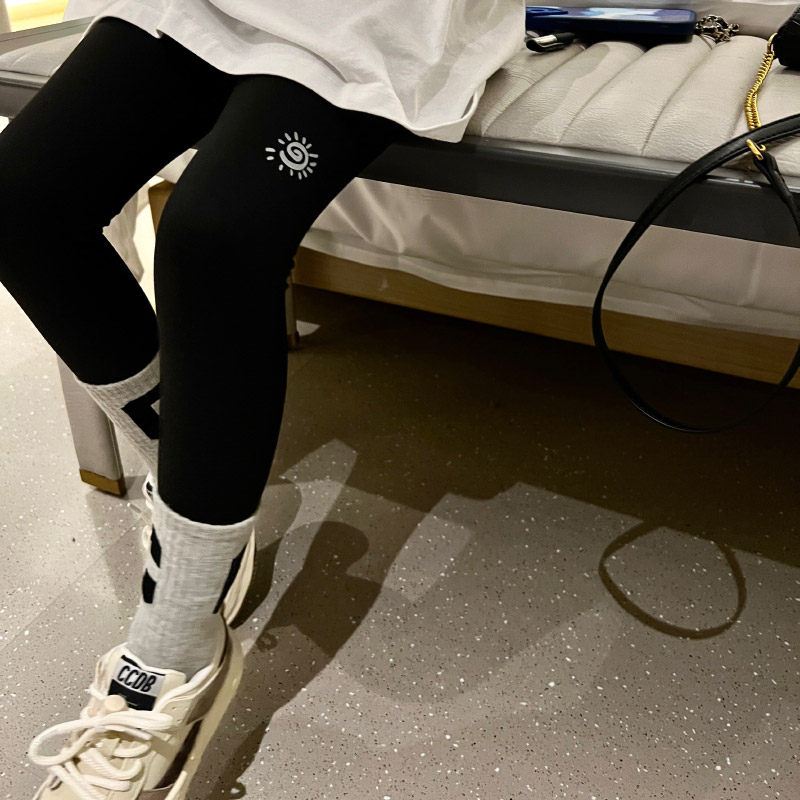 Girl's inside lap pants Summer new children's clothing Children's Korean version High-elasticity shark pants second to leg fine foreign pie