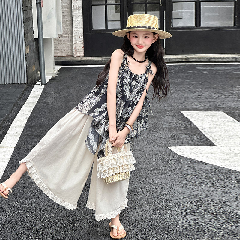 Girls' Summer Outfit Set 2025 New Style for Junior High School Girls, Thin Vacation Camisole and Wide-Leg Pants Two-Piece Set