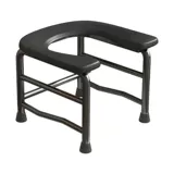 Старик мобилизует приседание туалета в туалет и меняется в туалет.