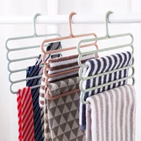 Пять брюк [обычная пластиковая модель]