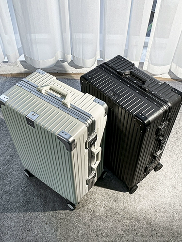 卡逊 Вместительный и большой чемодан, 20 дюймов