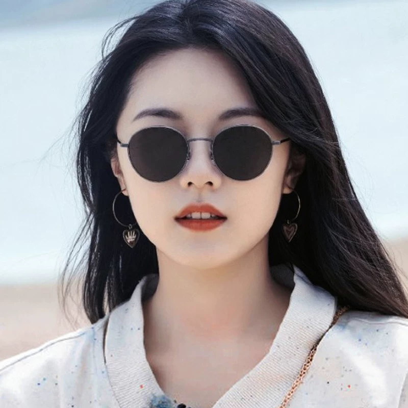 Retro glasses solar-powered, high-quality style