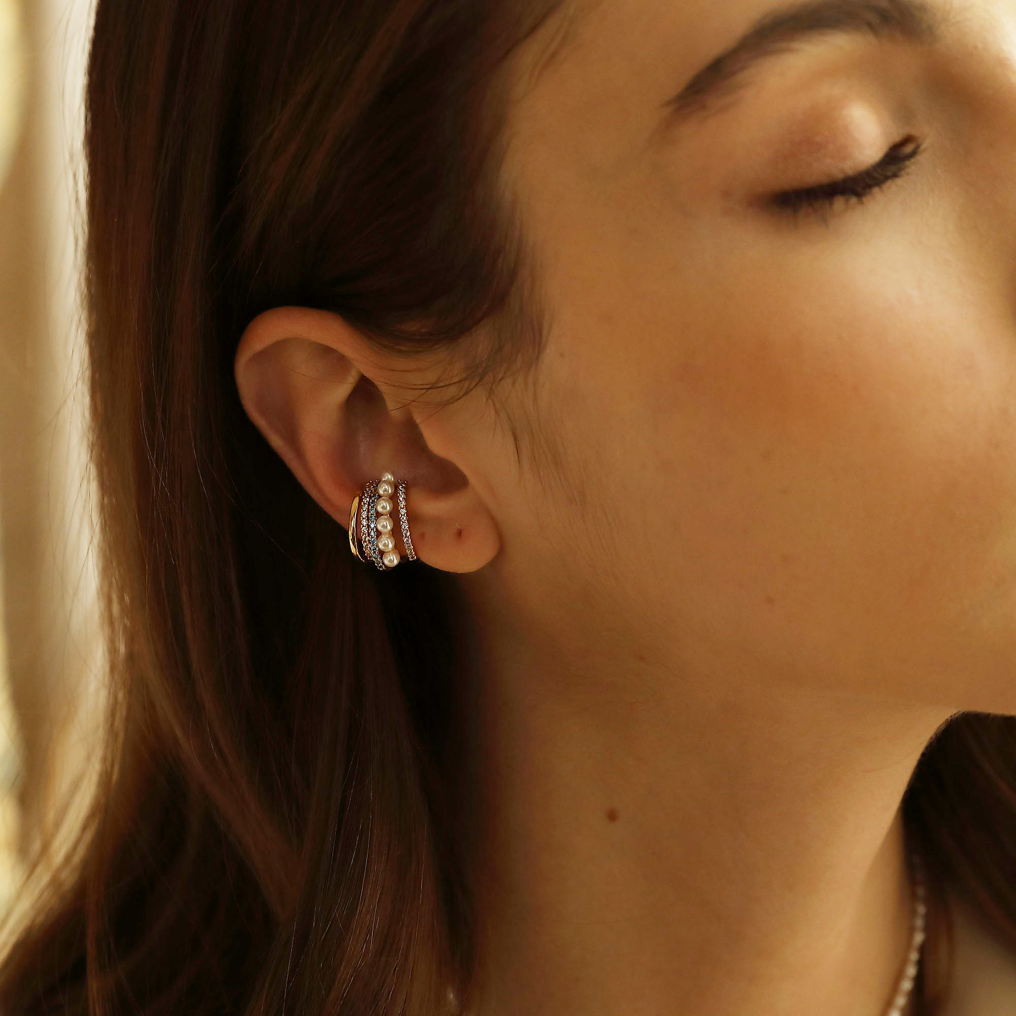 Little joys no piercing French pearl ear clips Vintage earrings ins niche design earhook ear bone clips