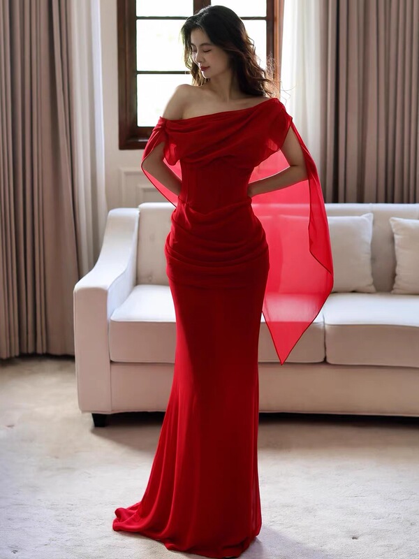 Plus-Size Bride's Toast Dress, Engagement Gown, Off-Shoulder Red Mermaid French-Style Slimming Evening Dress