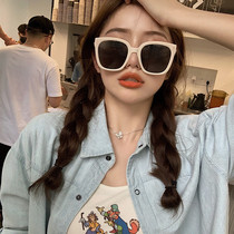 Retro Net red with resort style milky white sunglasses jennie square Big Frame couple Street Photo Sunglasses female