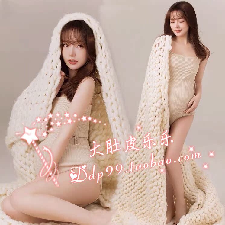 1018 meritocratic little fresher pregnant woman to even take pictures and clothes out of the rental photo gallery to make big tummy mommy photos