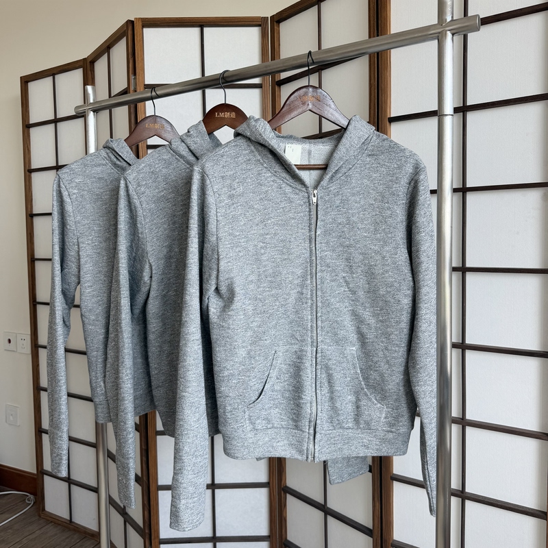 【Lm Manufacture】Same Style as Jin Zhutian's H·N Snowflake Gray Hooded Sweatshirt, Versatile for Everyday Wear, Ultimate Fit