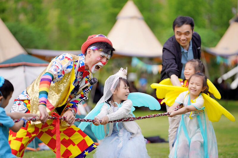 Professional Clown Performances Delivered to Your Doorstep in Guangzhou, Foshan, Shenzhen, Huizhou, Zhongshan, Magic, Stilts, Acrobatics, Science Laboratory Professional Clown Performances Delivered to Your Doorstep in Guangzhou, Foshan, Shenzhen, Huizhou, Zhongshan, Magic, Stilts, Acrobatics, Science Laboratory