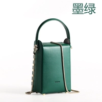 Темно-зеленый