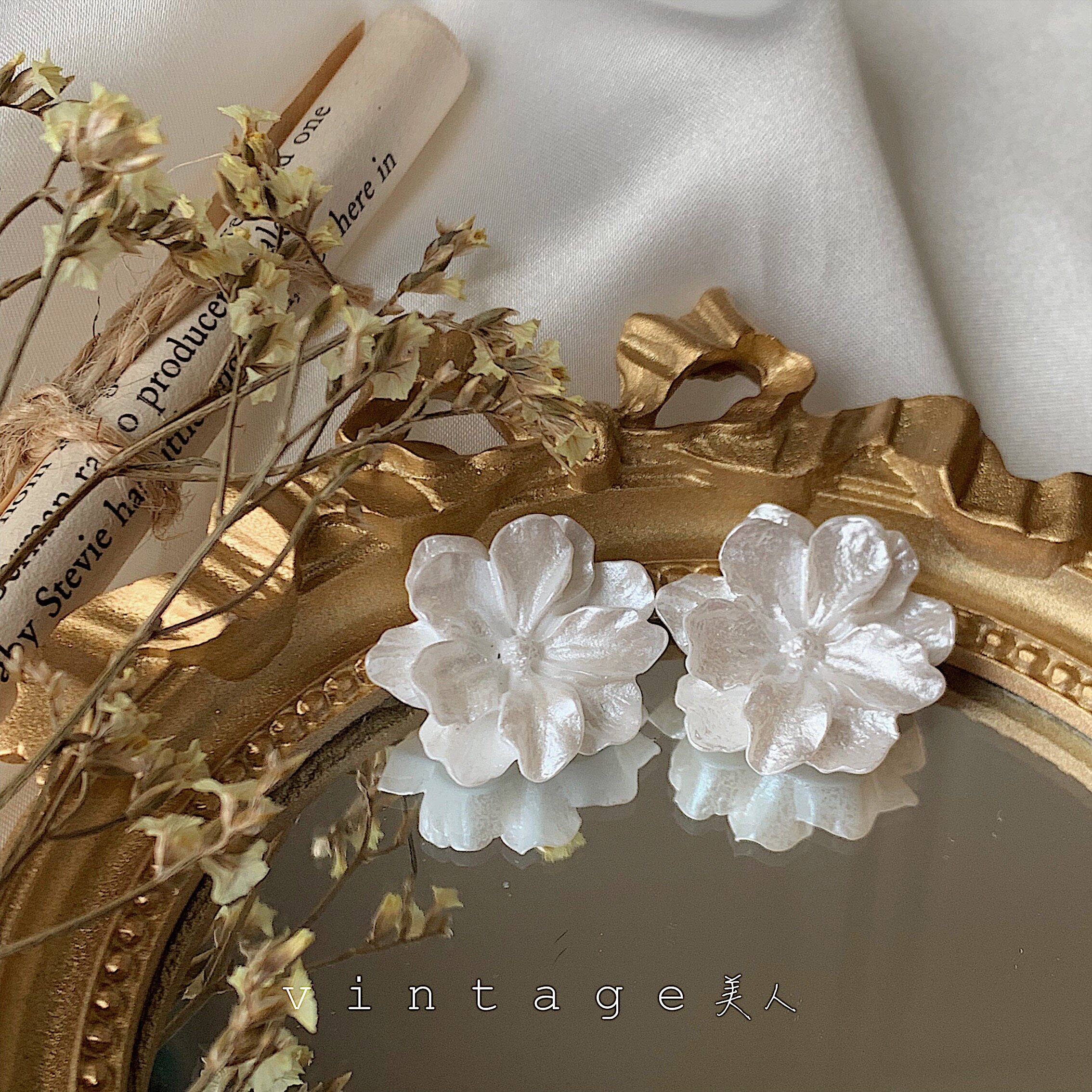 Bolivian white flower French elegance Pure gentle simple wild match Japanese pure white flower earrings silver needle