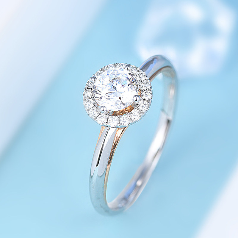 18K Platinum Luxury Group Inlaid Round Classic Four Paws Diamond Ring Female Real Drill Custom Platinum Courting Wedding Ring GIA Nude Drill