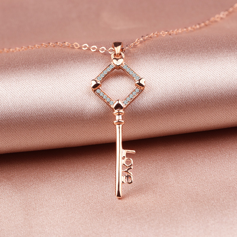 Diamond Key Necklace 18K Rose Gold Luxurious Group Inlaid Pendant Custom Platinum Platinum Fashion Collarbone Bracelet Women