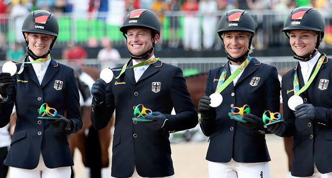 German UVEX Youvis suxxed male and female adolescents comfortable with adjustable abrasion-resistant equestrian safety helmet riding hat