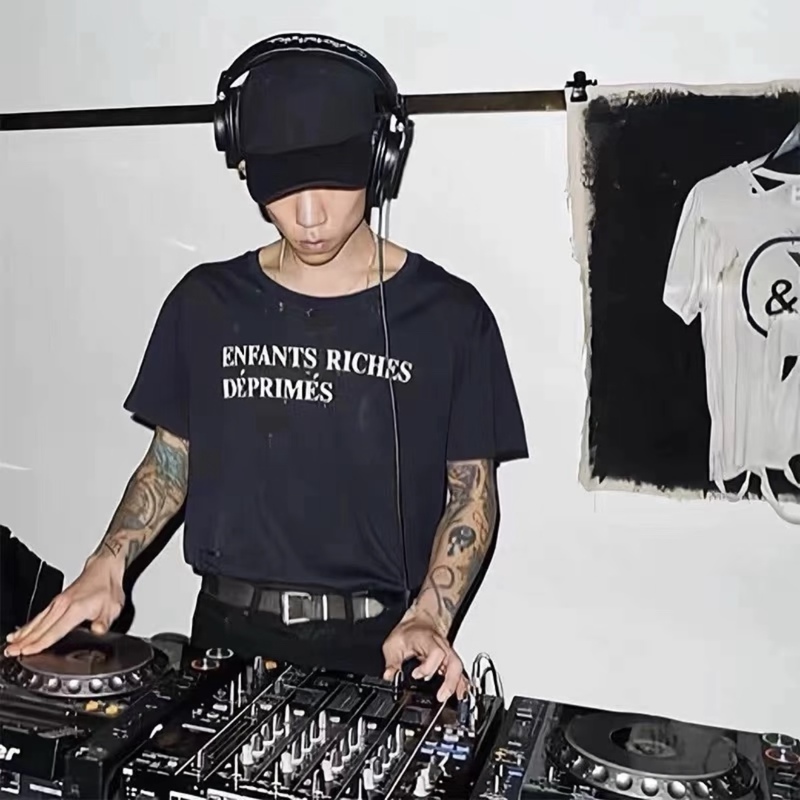 【The Strongest on the Market, Feel Free to Compare】Erd Fw24 Melancholy Rich Kid Distressed Washed Two-Tone Slogan Short Sleeve T-Shirt 【The Strongest on the Market, Feel Free to Compare】Erd Fw24 Melancholy Rich Kid Distressed Washed Two-Tone Slogan Short Sleeve T-Shirt