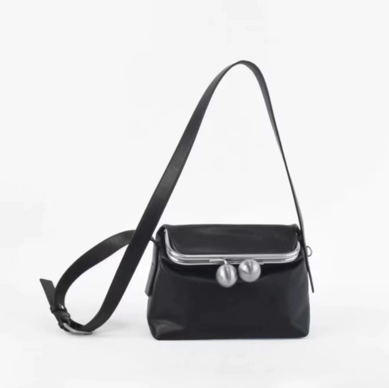 Original Dan～6A076C Korean Fashion Versatile Women's Leather Flap Bag Medium-Sized Black Crossbody Bag Single Compartment Bag