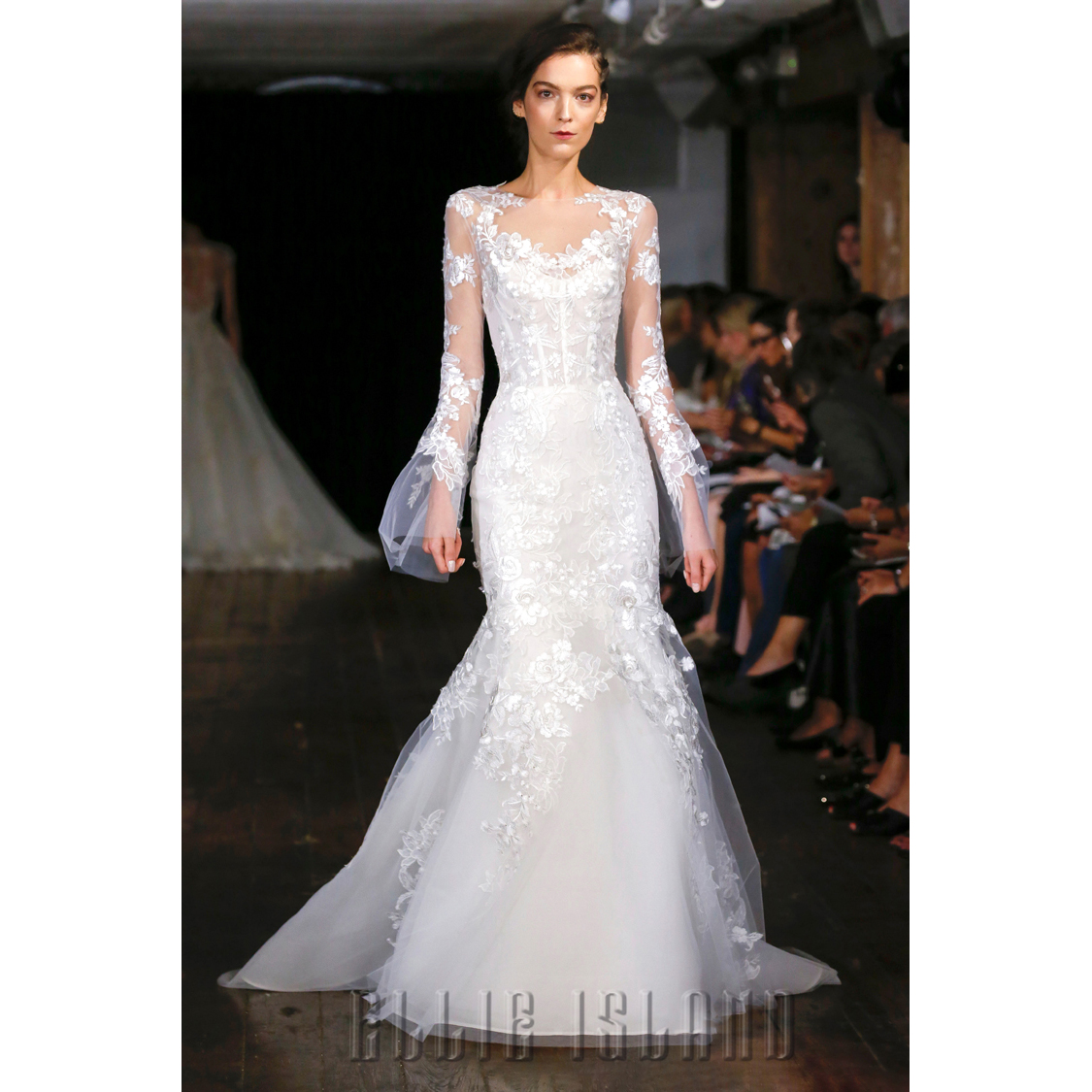 Rivini by Rita Vinieris Fashion Boutique Retro Lace Handmade Flower Hollow Fish Tail Wedding Dress Rivini by Rita Vinieris Fashion Boutique Retro Lace Handmade Flower Hollow Fish Tail Wedding Dress