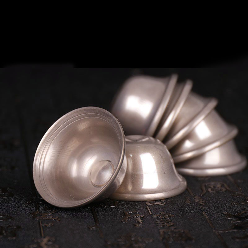 Tibetan-style eight auspicious lotus for Buddha water supply cup Nepal copper smooth retro water supply cup caliber 5 4CM
