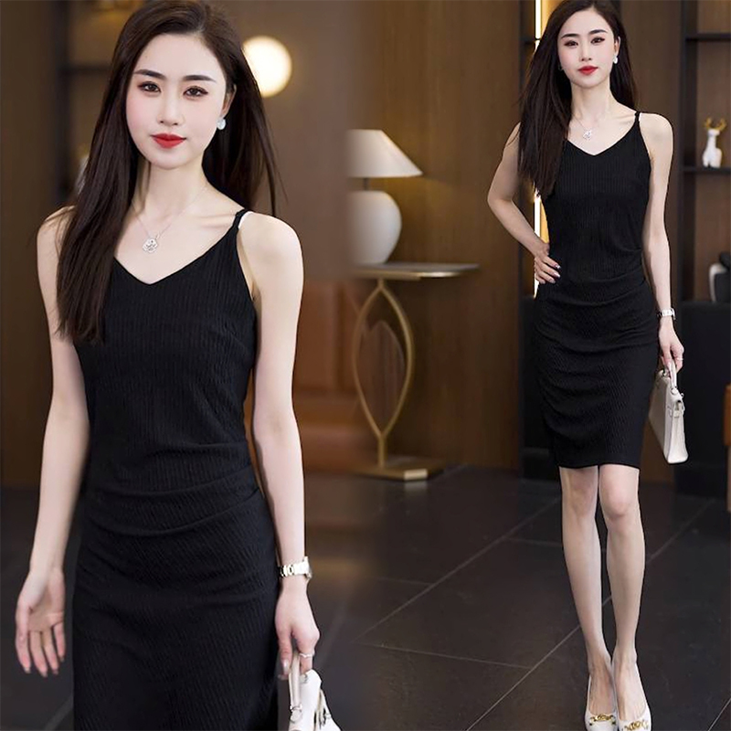 Black Spaghetti Strap Dress for Women, 2026 Summer New Style, High-End, Stylish, Waist-Cinching, Slimming, Sexy Little Black Dress