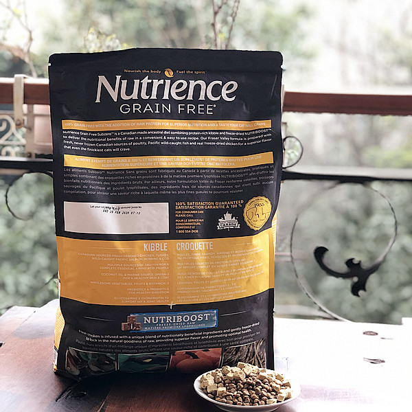 Tại chỗ Hagen New Tribes Cat Food Nutrience Black Diamond Cat Food Valley Chicken Red Meat Freeze Nutris khô - Cat Staples thức ăn chó mèo