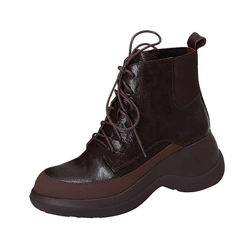 2025年冬季：厚底增高潮鞋引领新风潮