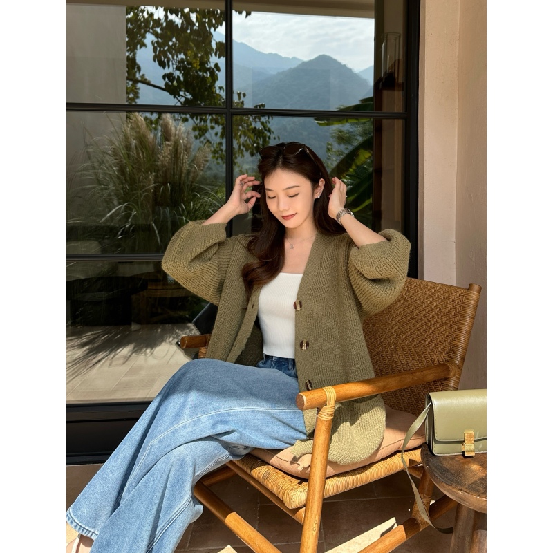 [Clearance, No Returns/Exchanges] Olive Green Knitted Long Sleeve Loose Lazy Autumn Sweater V-Neck Cardigan Jacket