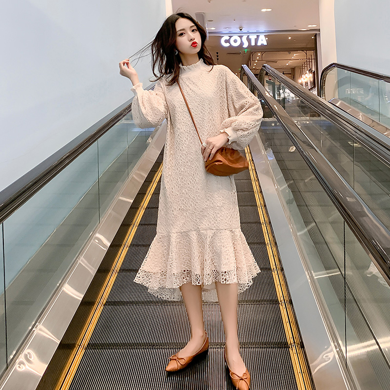 Maternity dress Autumn and winter loose lace stitching maternity dress Korean version of the long version of the tide mother fishtail skirt base skirt woman