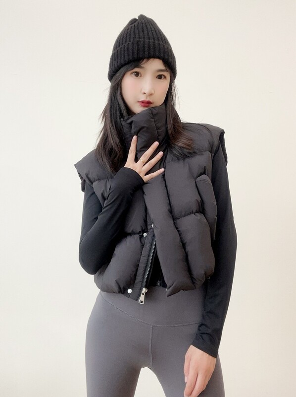 Stand Collar Short down Vest for Women 2026 Autumn and Winter New Style Warm and Fashionable High-Waisted American-Style Vest Puffer Jacket Stand Collar Short down Vest for Women 2026 Autumn and Winter New Style Warm and Fashionable High-Waisted American-Style Vest Puffer Jacket