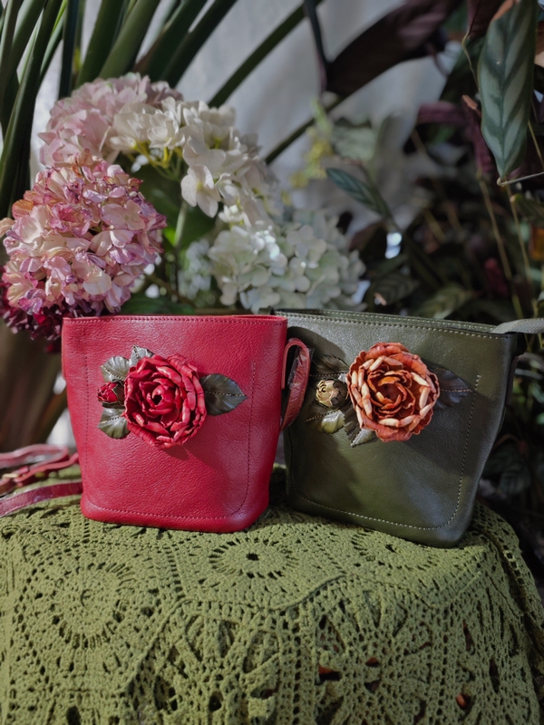 Fangpu Original Vegetable-Tanned Leather Rose 3D Flower Vintage Artistic Chinese Style Crossbody Women's Bag Phone Bag